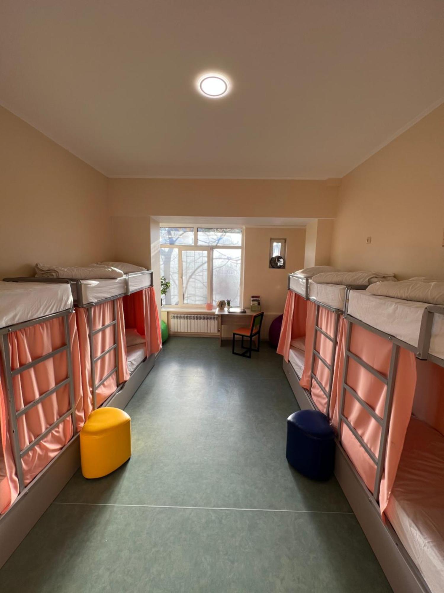 Demeevsky Hostel Kiev Luaran gambar